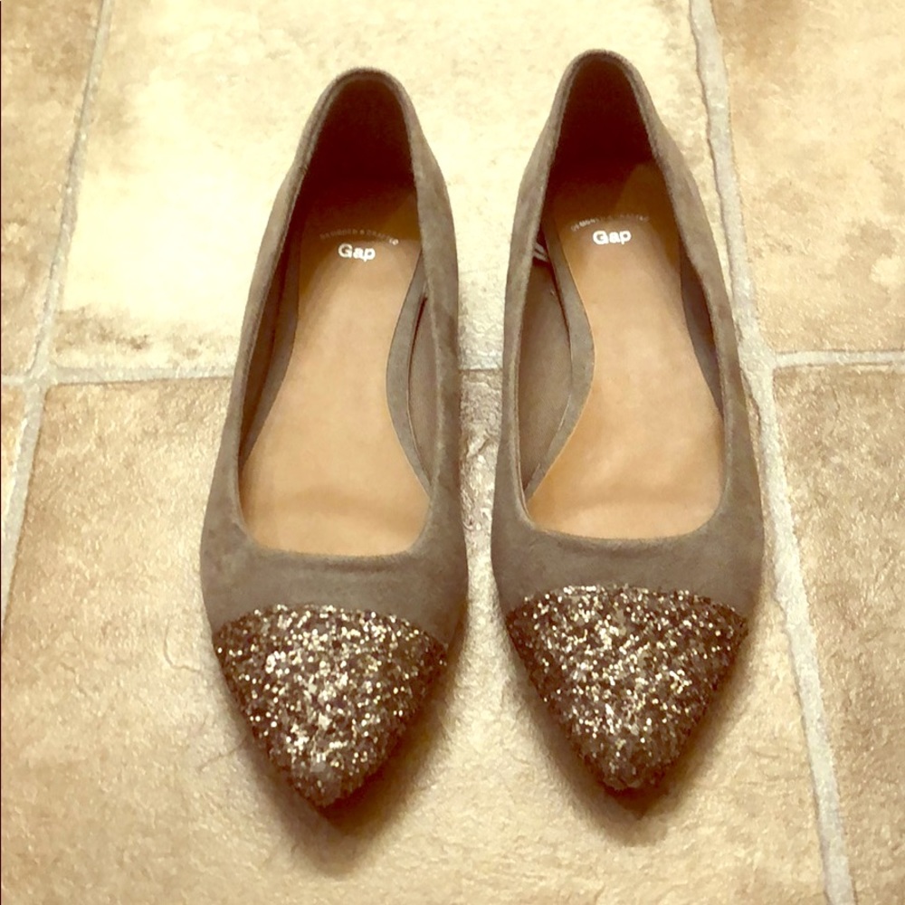 Gap pointy toe shoes with glitter. Silver nwot